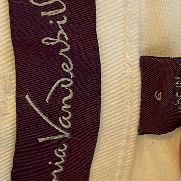 Gloria Vanderbilt Amanda White Jeans - Picture 5 of 10